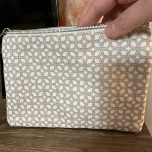 Fleuron Gift with Purchase Beauty Pouch